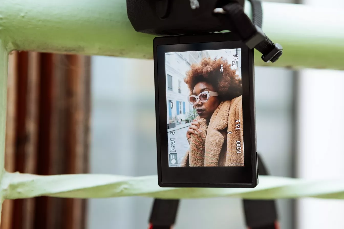 Canon EOS R50 - Écran orientable