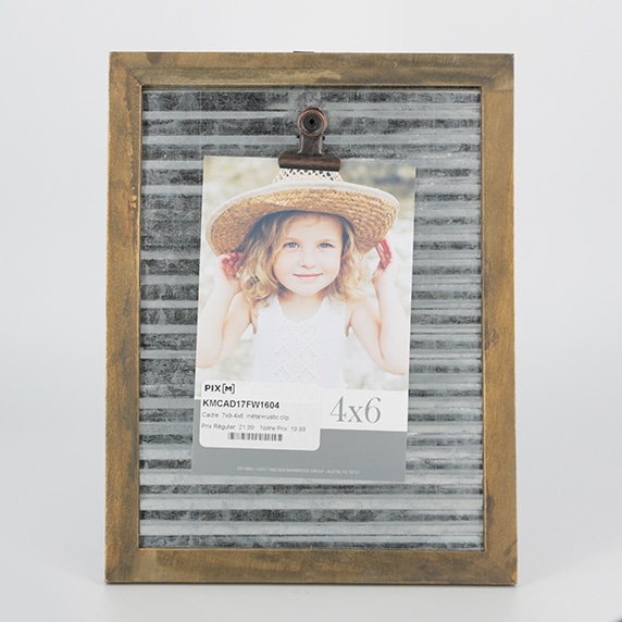 Frame 7×9 or 4-6 Rustic metal and clip